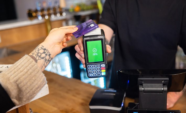 Zwipe y Forzacard se asocian y ofrecen tarjetas de pago biométricas